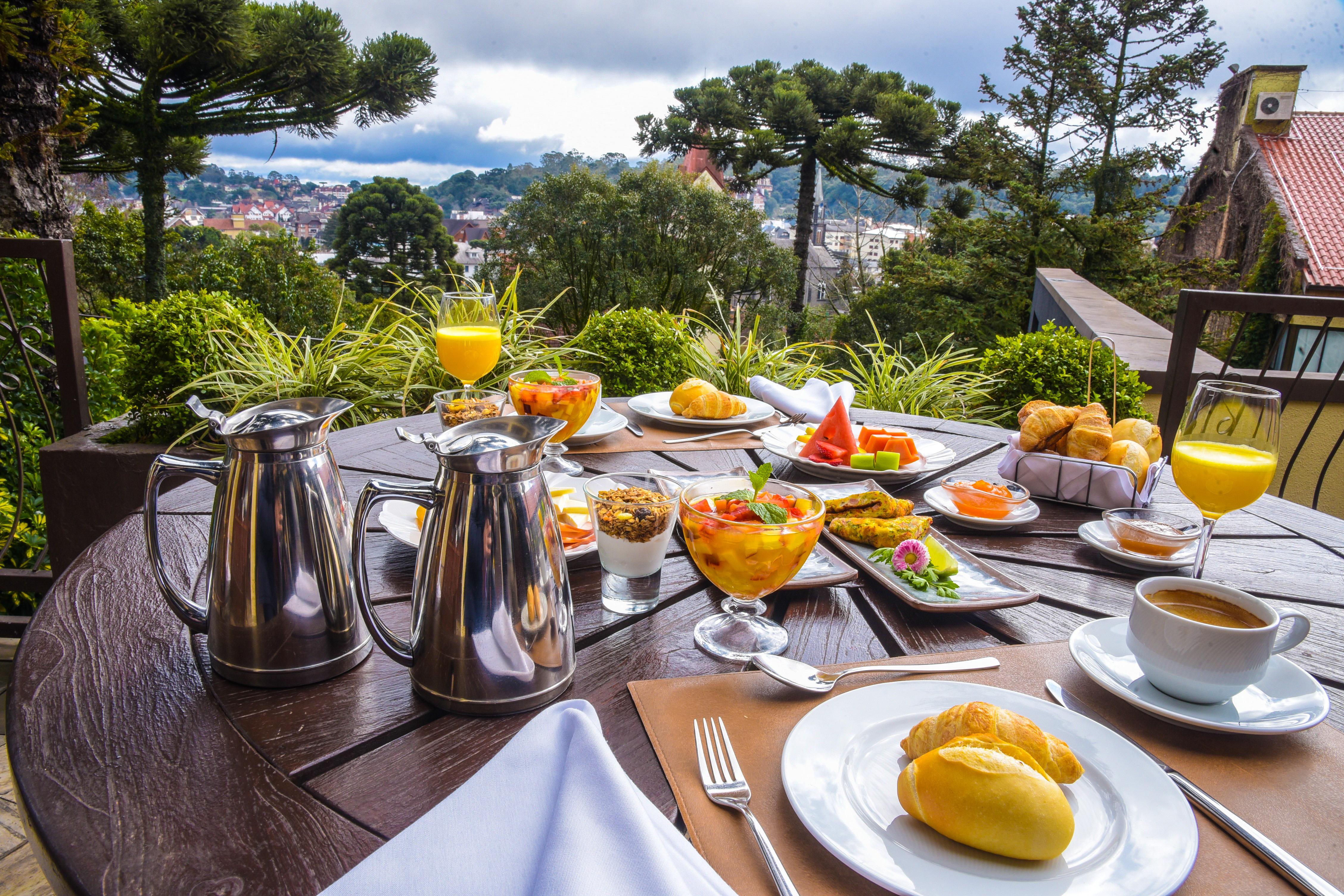 Wish Serrano Resort Gramado Exterior photo Breakfast at the hotel